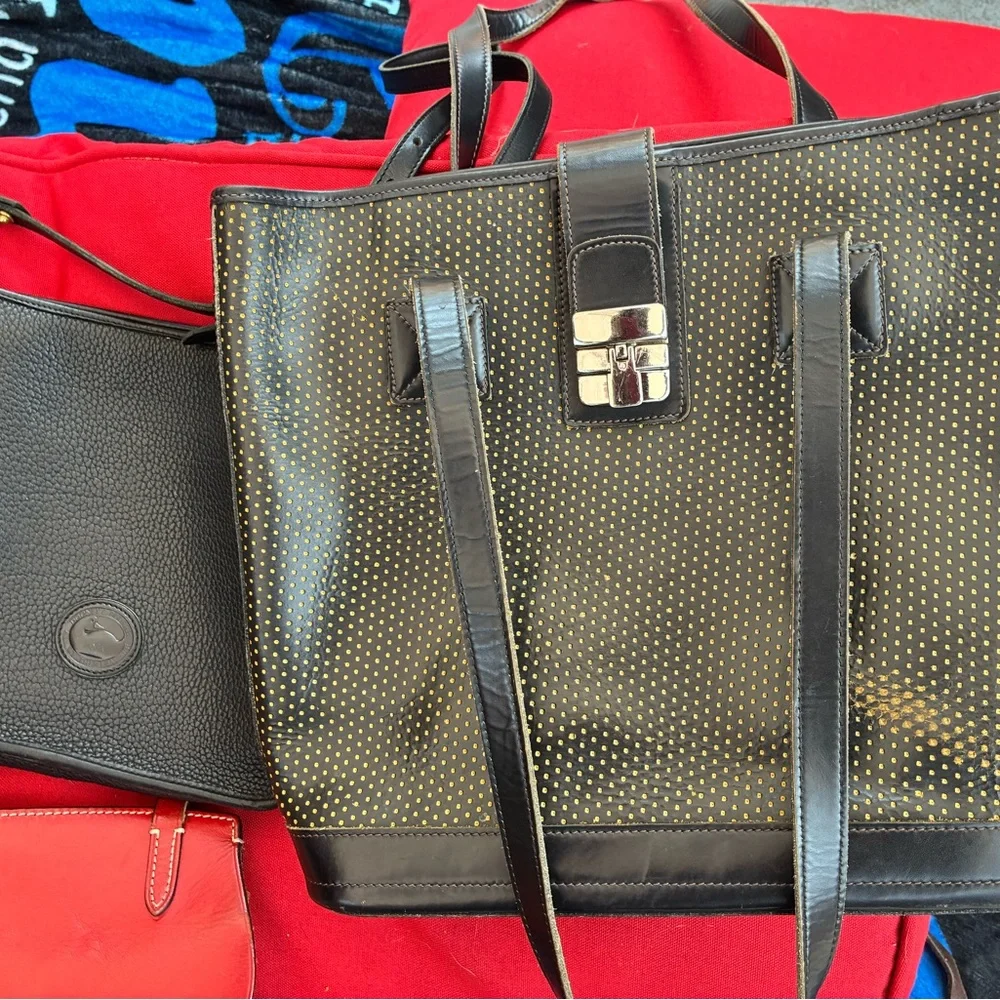 9-Dooney & Burk, 1-Coach, 1- Brahmin & 2- LV bags. ( Selling All) one Price